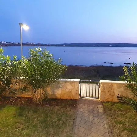 Summertime Apartmani Povljana Exterior photo